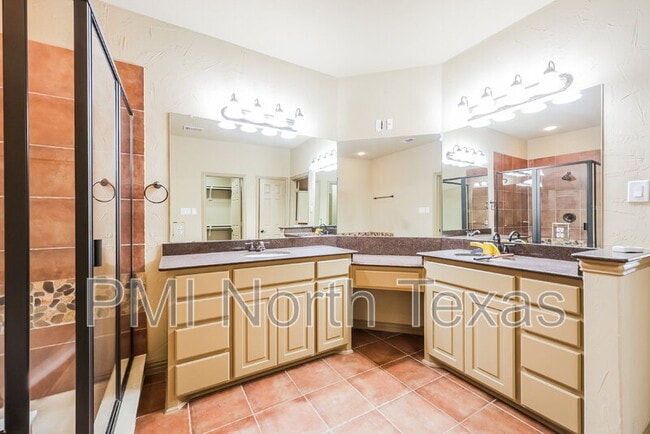 Building Photo - 5379 Balmoral Dr