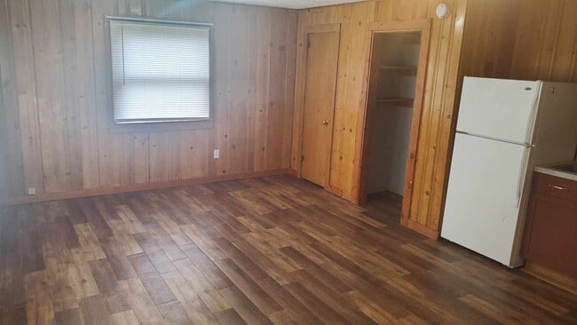 Building Photo - 790 S Graham St