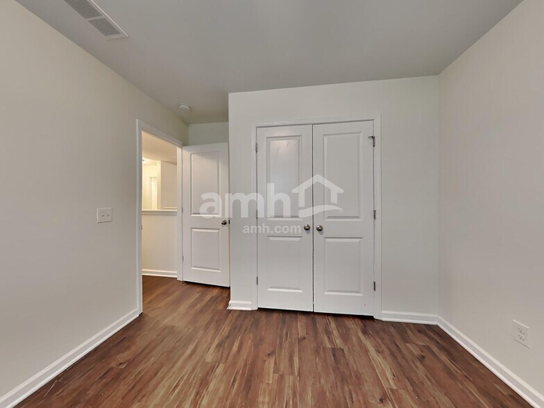 Building Photo - 1360 Hermitage Ln