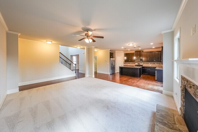 Building Photo - 408 After Glow Smt