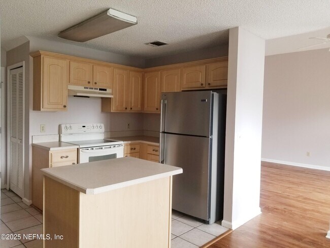 Building Photo - 2159 St Martins Dr E