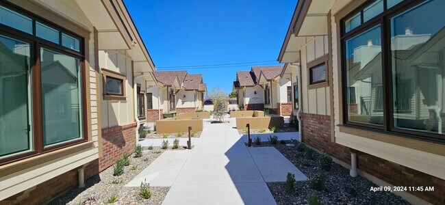 Building Photo - 520 E Clark Ave