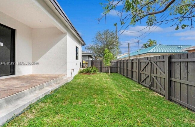 Building Photo - 2210 Farragut St