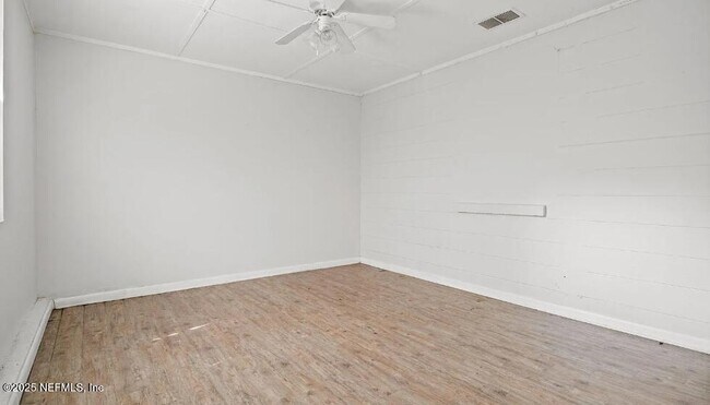 Building Photo - 5758 Newberg Ln