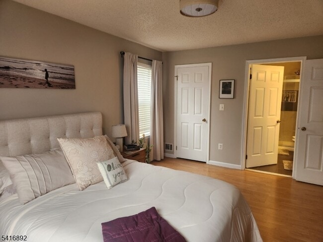 Building Photo - 330 Penns Way