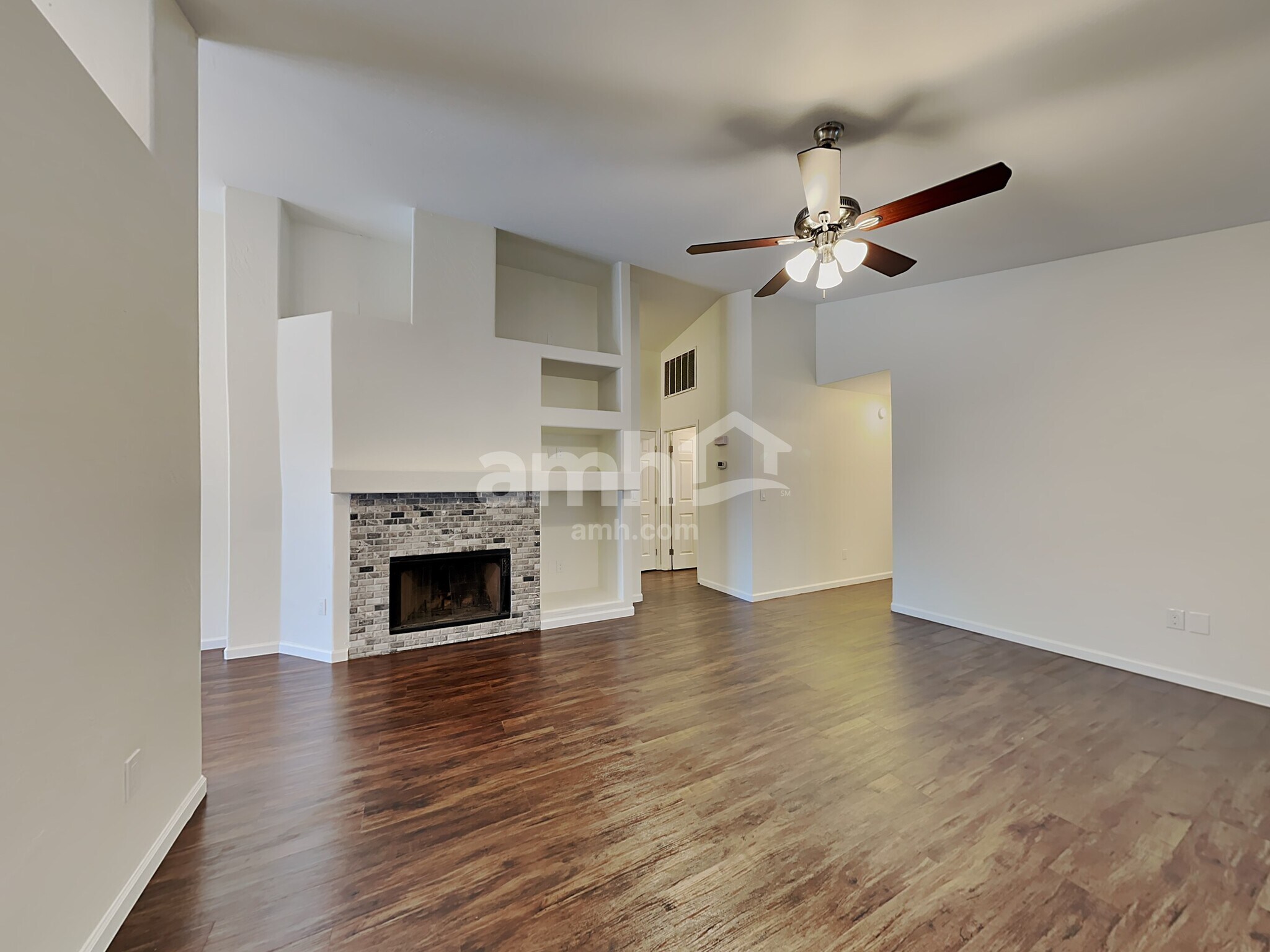 Building Photo - 2107 E Catclaw St