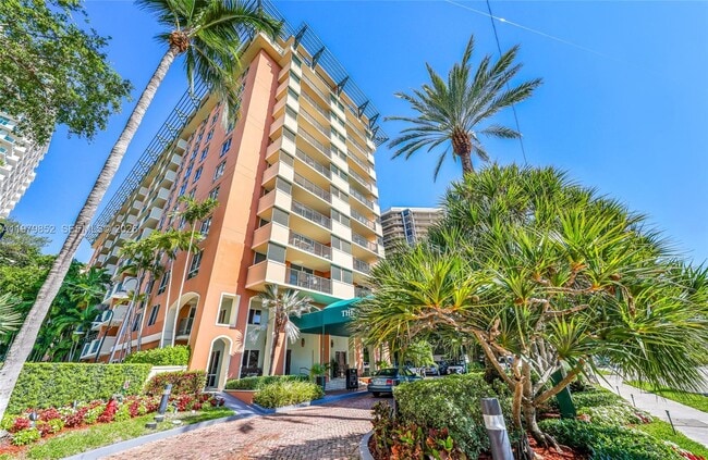 Building Photo - 2951 S Bayshore Dr