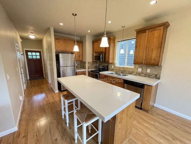 Building Photo - 14815 SE Rupert Dr