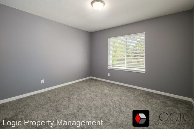 Building Photo - 4 br, 2 bath House - 4050 Porter Ave.