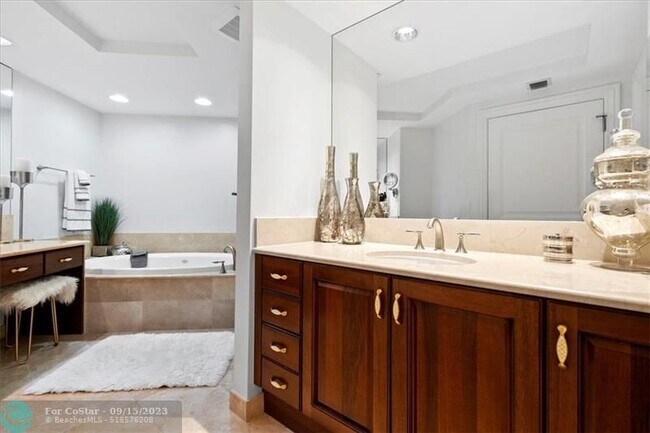 Building Photo - 3800 N Ocean Dr