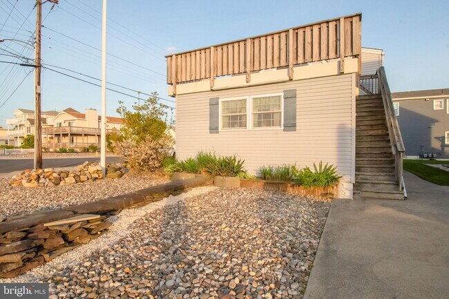 Building Photo - 100 Sheridan Square