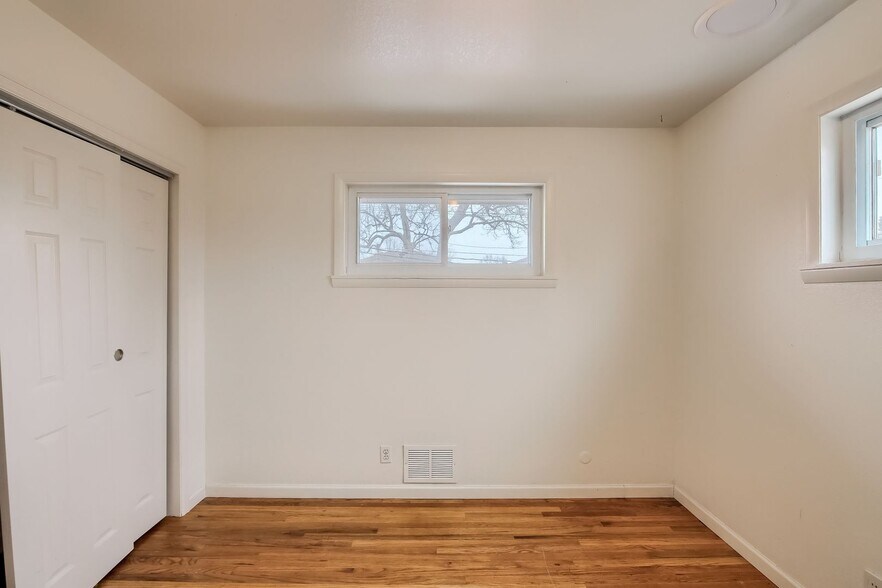 Building Photo - 207 Teal St