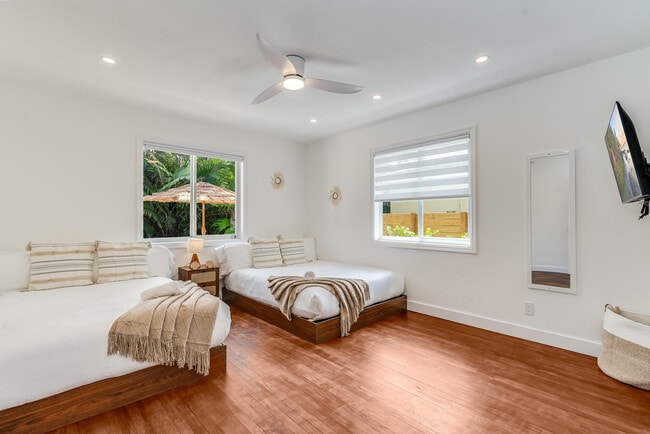 Building Photo - 616 NE 16th Terrace