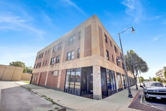 Building Photo - 414 Walnut St