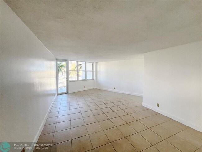 Building Photo - 301 N Ocean Blvd