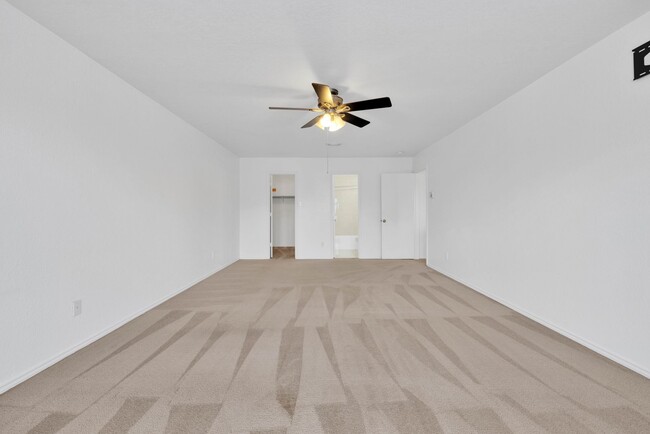Building Photo - Charming 3-Bedroom, 2.5-Bath Home with Spa...