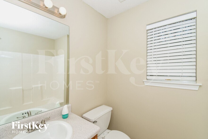 Building Photo - 4504 Glider Cir