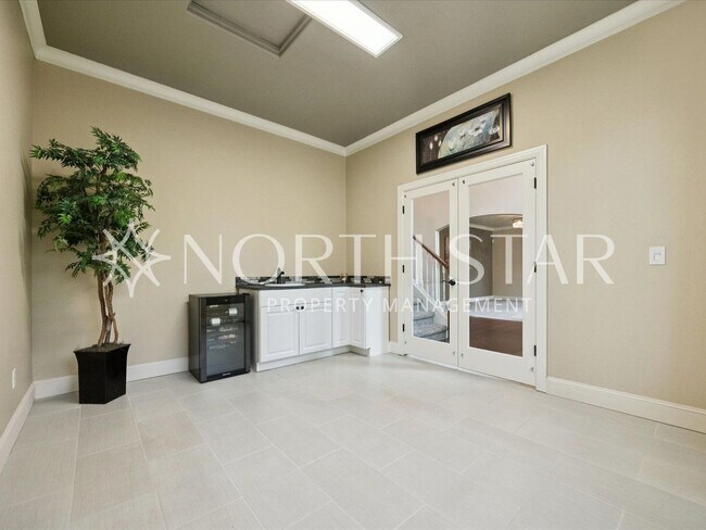 Building Photo - Tuscan Hills Traditional in Happy Valley