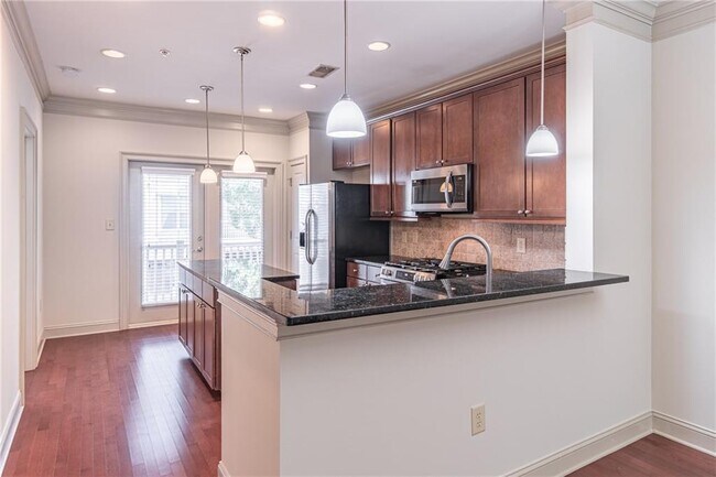 Building Photo - 1192 Lavista Cir NE