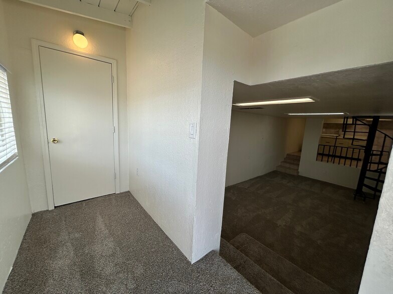 Building Photo - 3062 N 42nd Ave