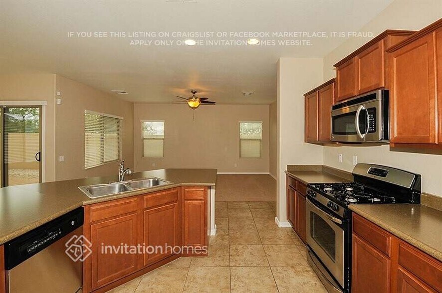 Building Photo - 11037 E Santino Ave