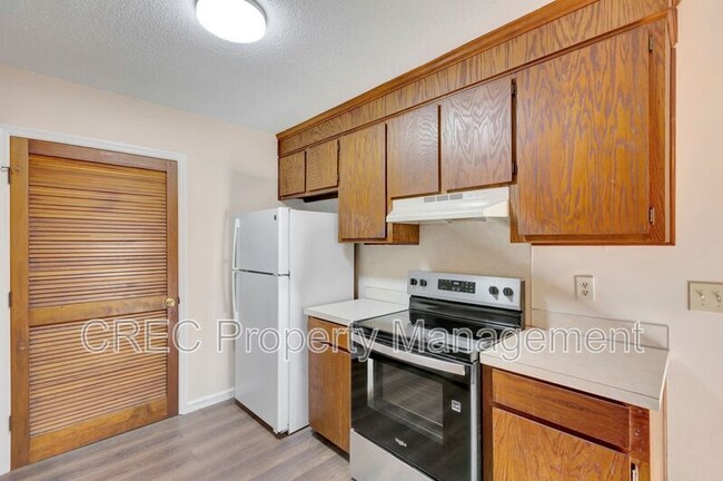 Building Photo - 1005 Tj Ln