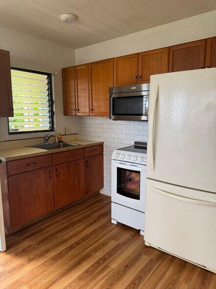 Building Photo - 947 Laki Rd