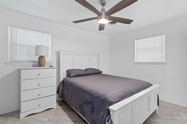 Building Photo - 4629 Fawn Dr