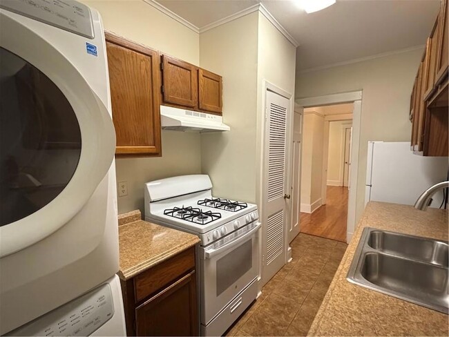 Building Photo - 7726 S Claiborne Ave