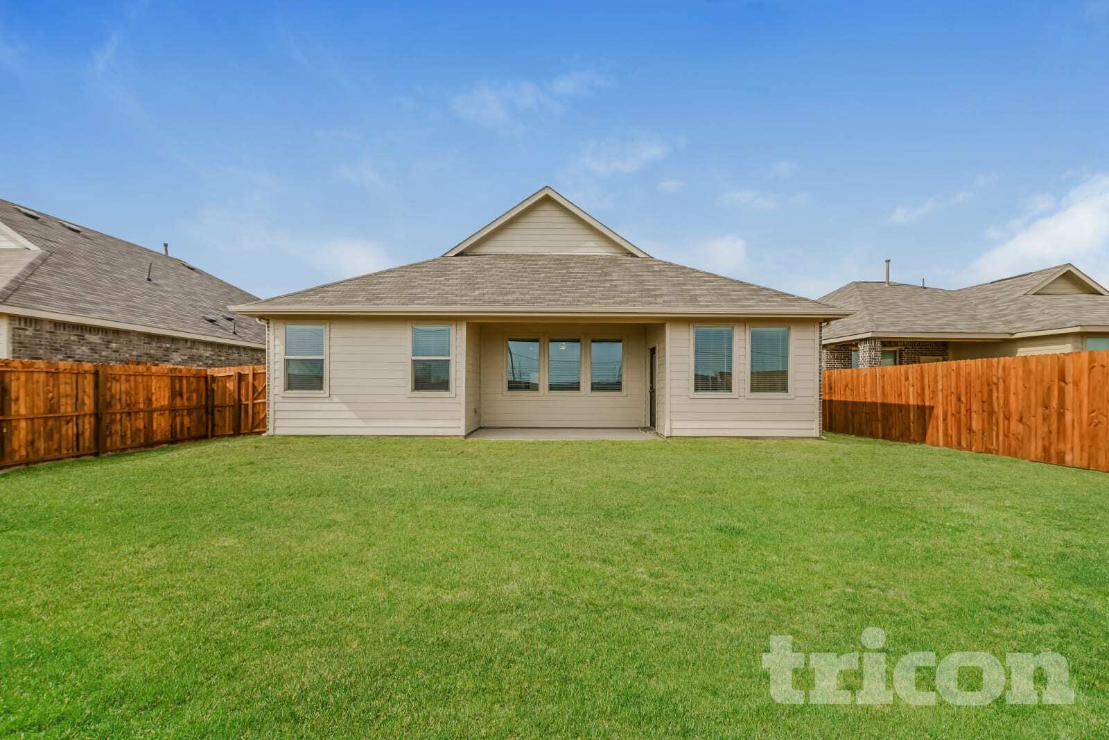 Building Photo - 5416 Montrose Dr