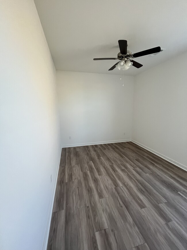 Building Photo - 513 W Gosling Isle