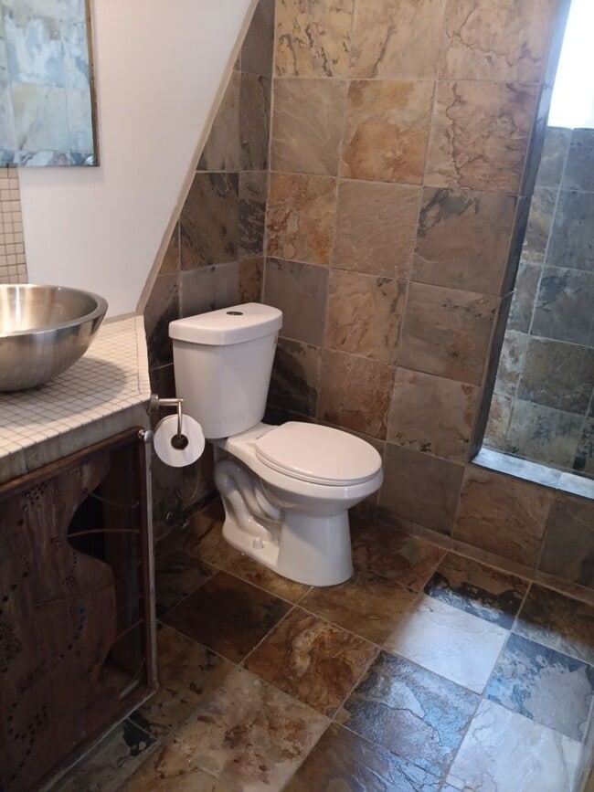 Building Photo - COZY HOME IN THE BEAUTIFUL TOWN OF TIJERAS | Showings available NOW!!