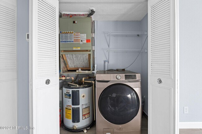 Building Photo - 3870 Mission Dr