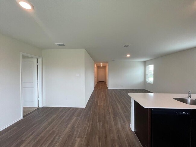 Building Photo - 1204 Lady Bird St