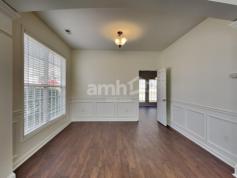 Building Photo - 101 Tagus Ct