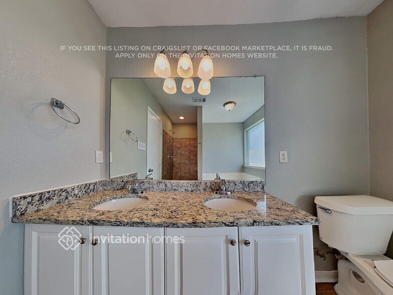 Building Photo - 8820 Chaps Ave