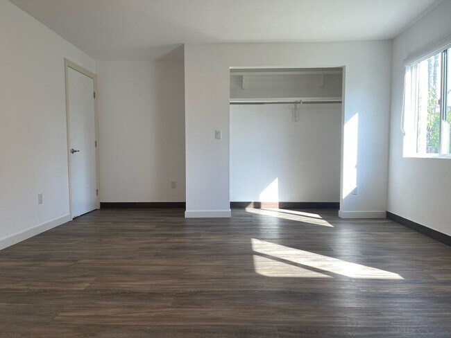 Building Photo - ARLETA