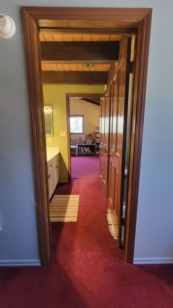 Building Photo - Spacious 6 Bedroom 5 Bathroom Within Walki...