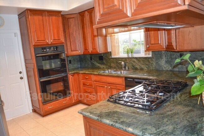 Building Photo - 1458 Dara St