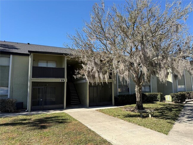 Building Photo - 914 Lake Destiny Rd