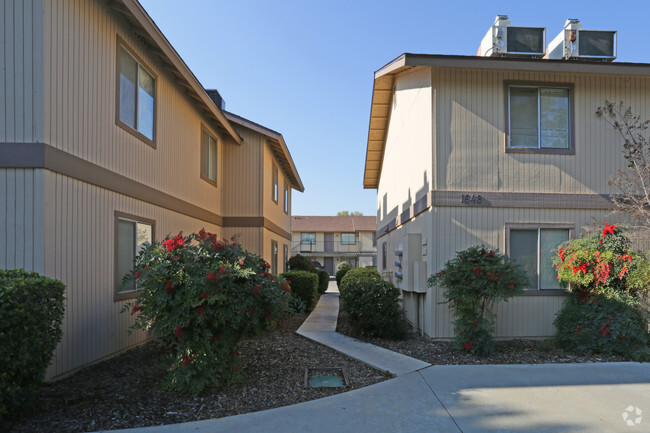 Building Photo - Willow Glen Apartments