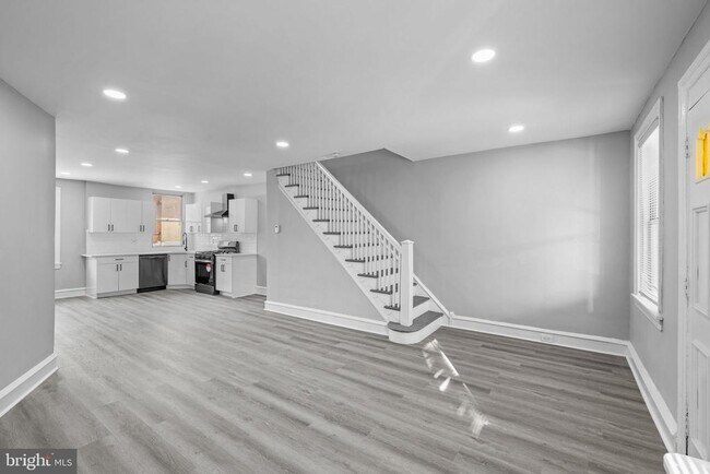 Primary Photo - 5517 Ridgewood St