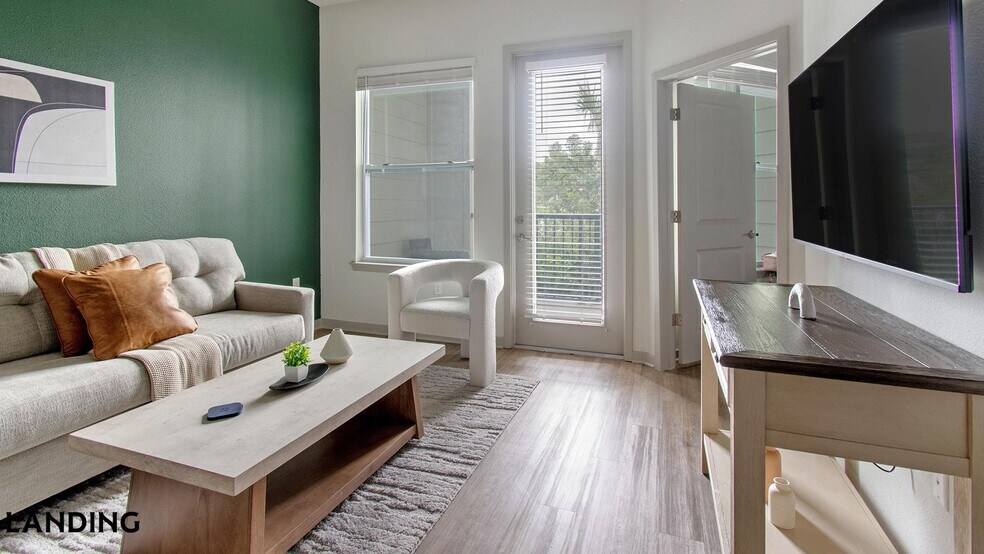 Building Photo - 7311 Baymeadows Way