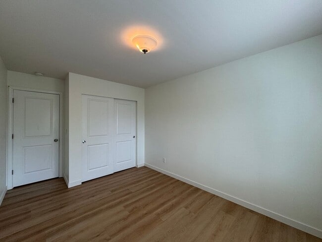 Building Photo - Spacious 3BD/2.5BTH Home w/ Modern Upgrade...