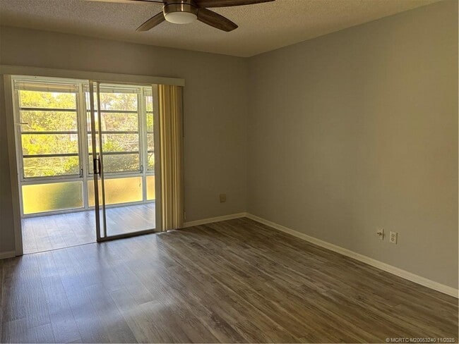 Building Photo - 9 Lake Vista Trail