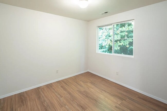 Building Photo - 3Bd/2.25Ba Woodinville Townhouse