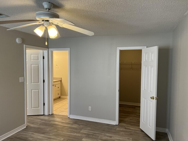 Building Photo - 9 Lantana Ct