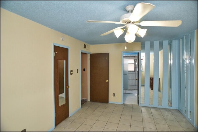 Building Photo - 6700 Escondido Dr