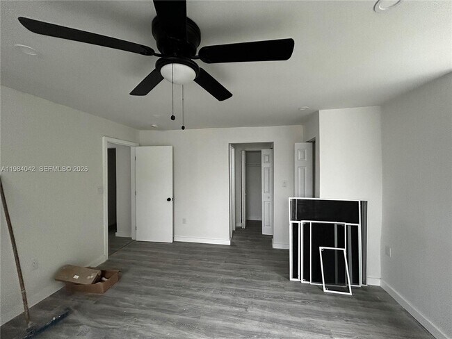 Building Photo - 4429 SW 21st St