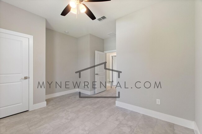 Building Photo - 3093 Spice Ln